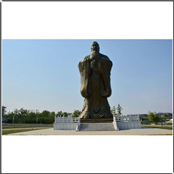 廣場(chǎng)中心孔子雕塑
